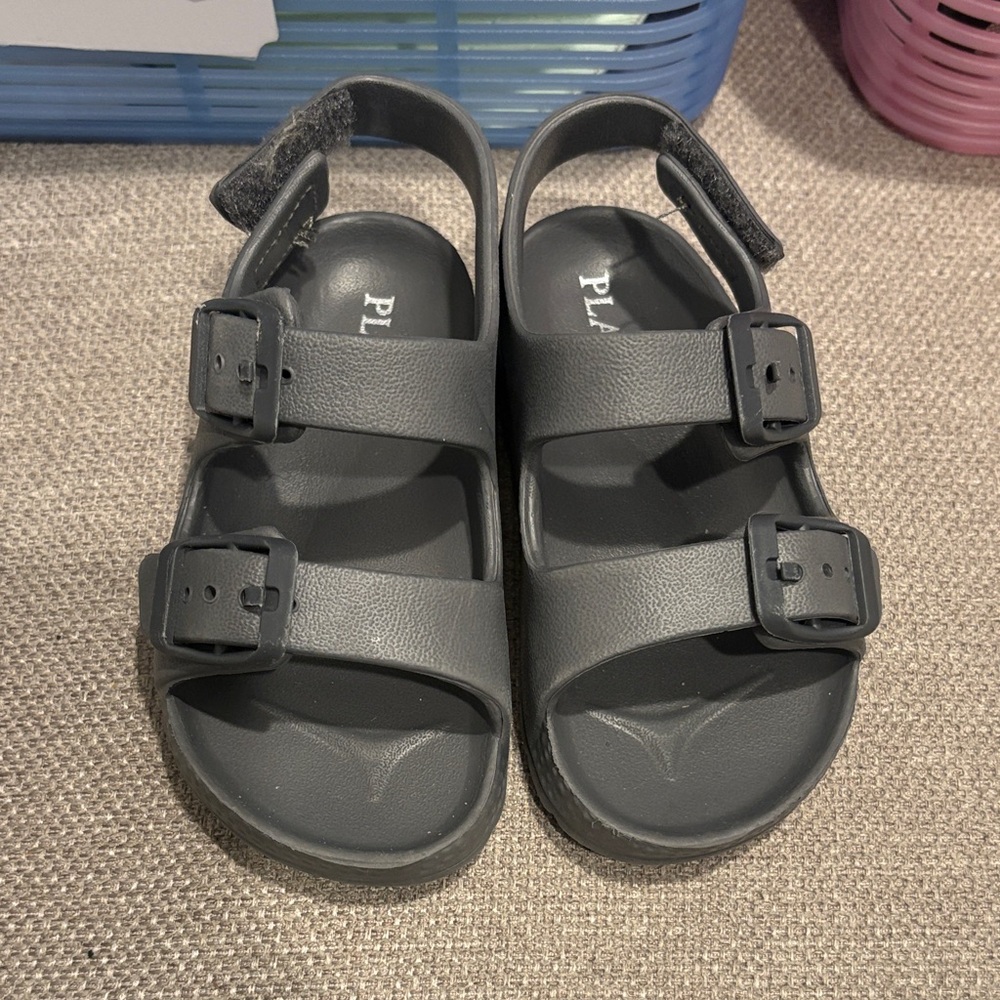 Children’s Place Kids Dark Gray Sandals